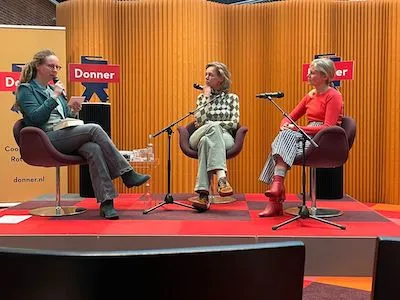 Mantelzorgmiddag in boekhandel Donner, v.l.n.r. Bianca Boer, Annemarie Haverkamp en Marlies Kieft.